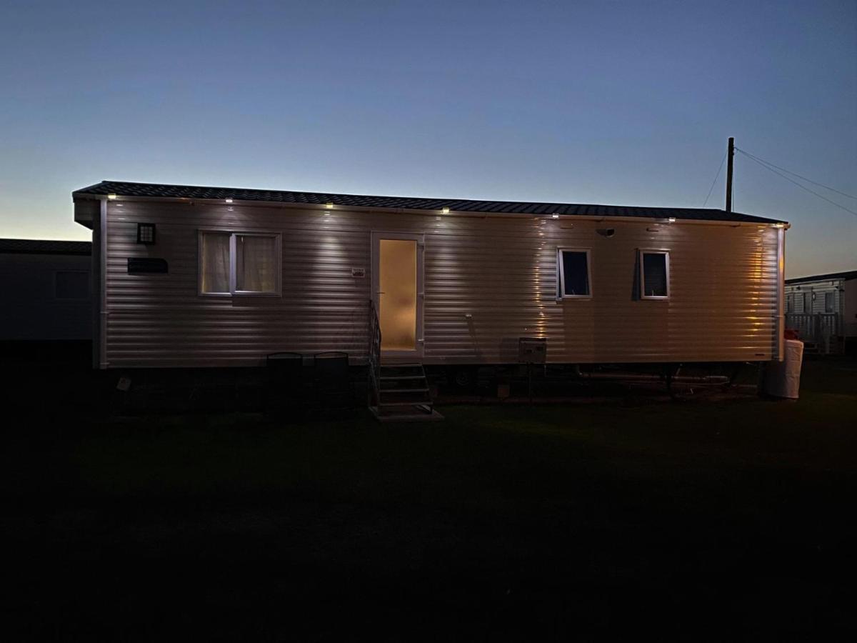 The Burrows Holiday Caravan, Seal Bay Selsey Exterior foto